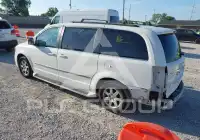 2011 Chrysler TOWN & COUNTRY фото
