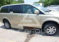 2011 Chrysler TOWN & COUNTRY фото