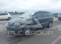 2011 Chrysler TOWN & COUNTRY фото