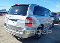 2011 Chrysler TOWN & COUNTRY photo