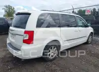 2011 Chrysler TOWN & COUNTRY фото