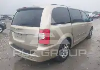 2011 Chrysler TOWN & COUNTRY фото