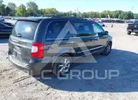2011 Chrysler TOWN & COUNTRY photo