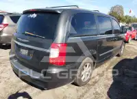 2011 Chrysler TOWN & COUNTRY фото