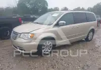 2011 Chrysler TOWN & COUNTRY фото