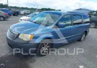 2011 Chrysler TOWN & COUNTRY фото