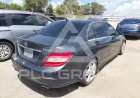 2011 Mercedes Benz C 300 фото