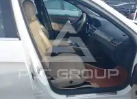 2011 Mercedes Benz E 550 фото