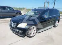 2011 Mercedes Benz GL 550 photo