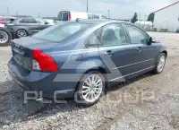 2011 Volvo S40 фото