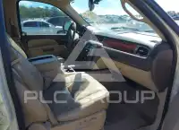 2011 GMC YUKON фото