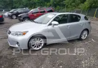 2011 Lexus CT200 photo