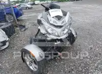 2011 Can-AM SPYDER photo