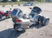 2011 Can-AM SPYDER фото