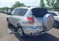 2011 Toyota RAV4 photo