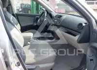 2011 Toyota RAV4 photo