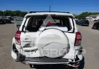 2011 Toyota RAV4 photo