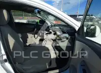 2011 Toyota COROLLA фото