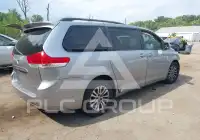 2011 Toyota SIENNA фото