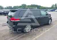 2011 Toyota SIENNA фото