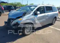 2011 Toyota SIENNA photo