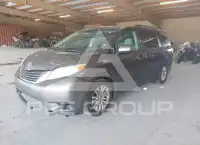 2011 Toyota SIENNA photo