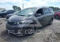 2011 Toyota SIENNA фото