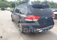 2011 Toyota SIENNA фото