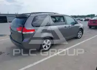 2011 Toyota SIENNA фото