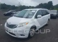 2011 Toyota SIENNA фото