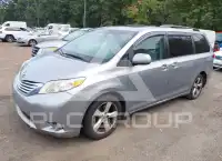 2011 Toyota SIENNA photo