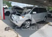 2011 Toyota SIENNA фото