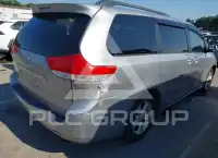 2011 Toyota SIENNA фото