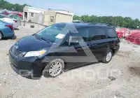 2011 Toyota SIENNA photo