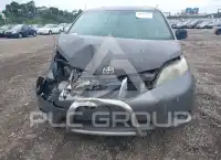 2011 Toyota SIENNA фото