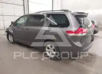 2011 Toyota SIENNA photo