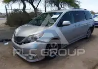 2011 Toyota SIENNA photo