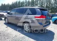 2011 Toyota SIENNA photo