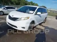 2011 Toyota SIENNA фото