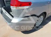 2011 Toyota SIENNA photo