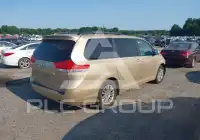 2011 Toyota SIENNA фото
