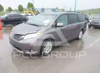 2011 Toyota SIENNA photo