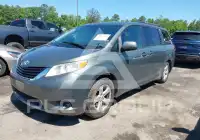 2011 Toyota SIENNA фото