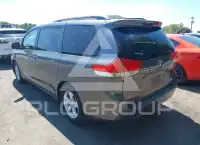 2011 Toyota SIENNA фото
