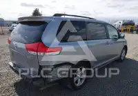 2011 Toyota SIENNA фото