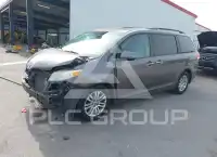 2011 Toyota SIENNA фото