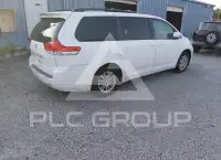 2011 Toyota SIENNA фото