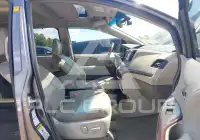 2011 Toyota SIENNA photo