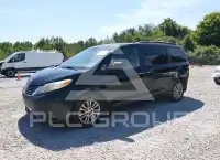 2011 Toyota SIENNA photo
