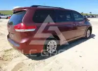 2011 Toyota SIENNA photo